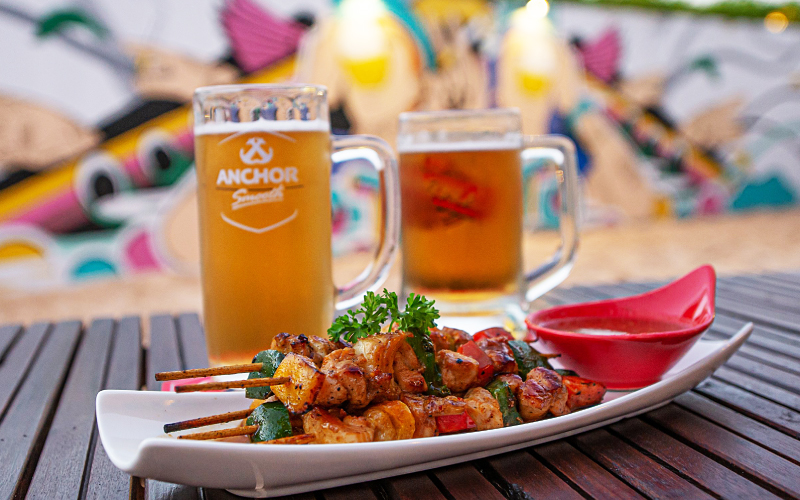 Akas-Pool Beach & Bar